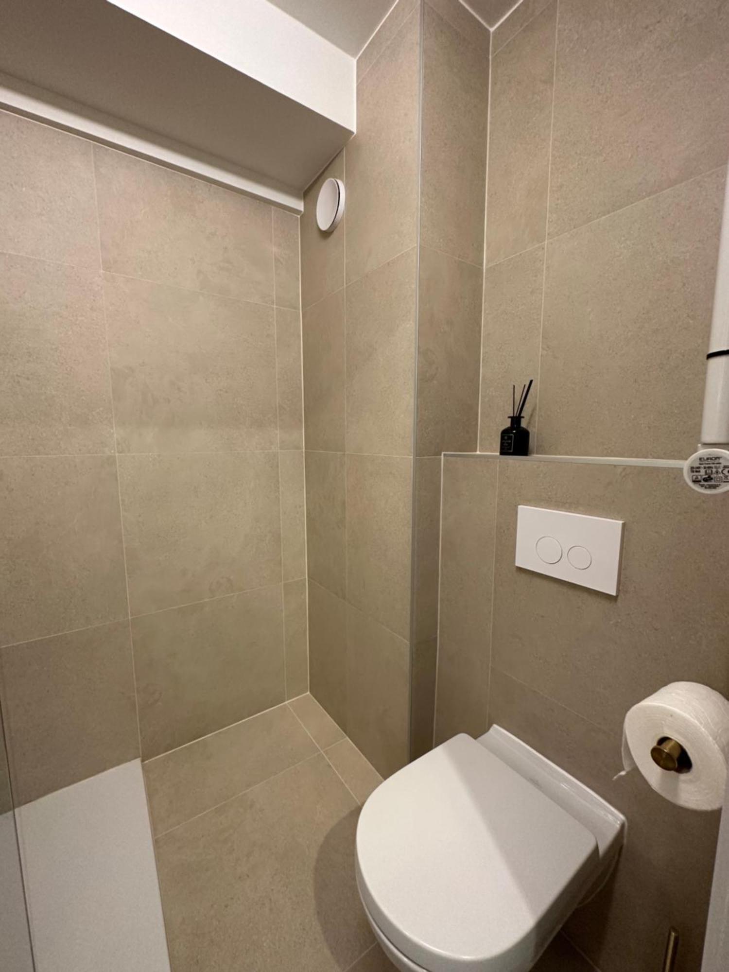 Studio F - 2 Personen - Op 250M Van De Zee Oostende Buitenkant foto